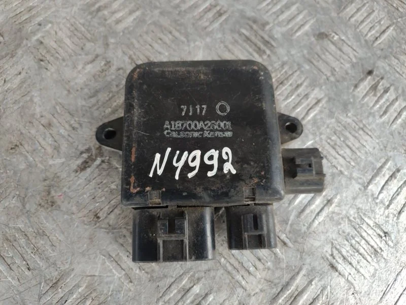 Блок управления вентилятором Nissan Qashqai 21493EH10A J10 MR20