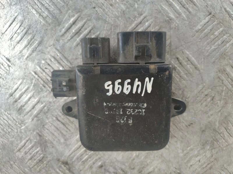 Блок управления вентилятором Mitsubishi Lancer A18700A28001 CS2A