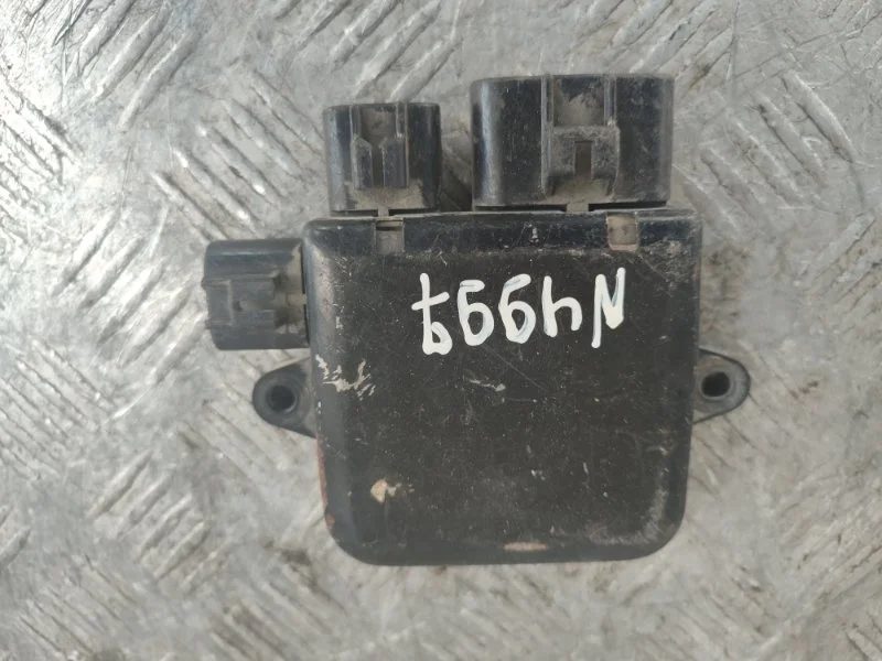 Блок управления вентилятором Mitsubishi Lancer A18700A28001 CS2A