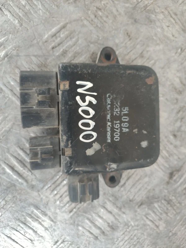Блок управления вентилятором Mitsubishi Lancer A18700A28001 CS2A