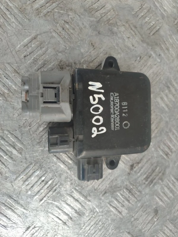 Блок управления вентилятором Mitsubishi Lancer A18700A28001 CS2A