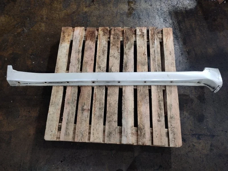 Накладка на порог наружная Toyota Land Cruiser 7585060040 200, правая