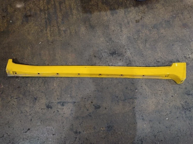 Накладка на порог наружная Toyota Land Cruiser 7585060040 200, правая