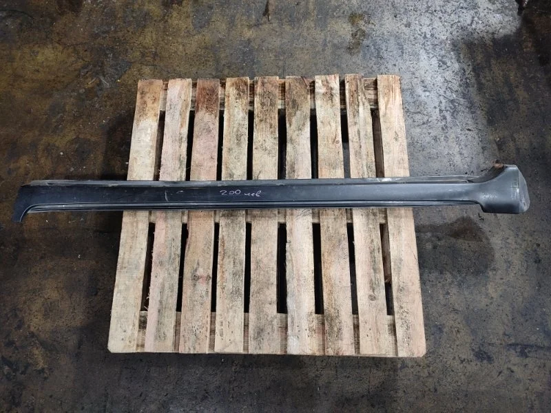 Накладка на порог наружная Toyota Land Cruiser 7586060040 200, левая