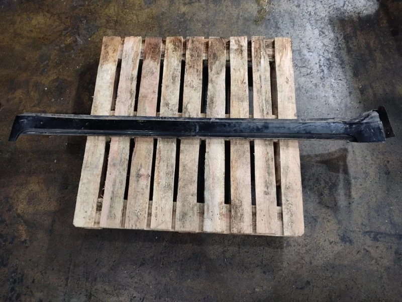 Накладка на порог наружная Toyota Land Cruiser 7586060040 200, левая