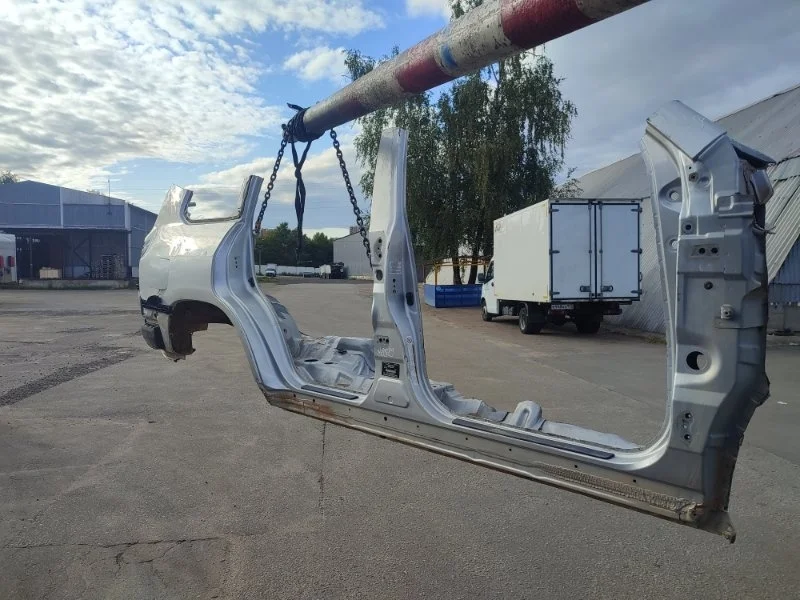 Порог кузова Toyota Land Cruiser 6016160890 200