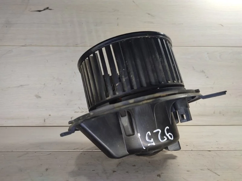 Мотор печки Skoda Yeti 1K1819015 1