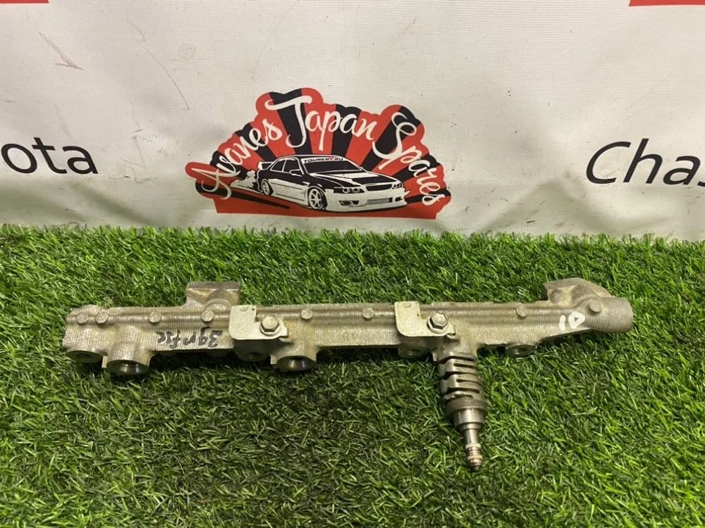 Топливная рейка Toyota Crown 2005 2380831010 GRS182 3GR-FSE, правая