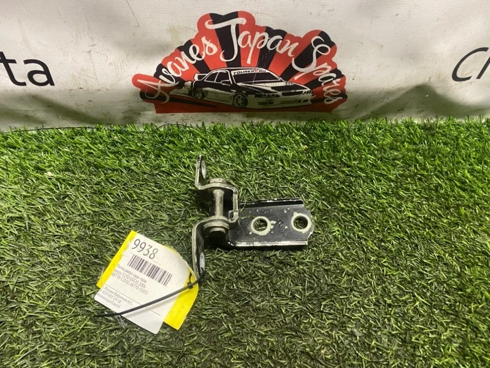 Петля двери Lexus Is250 2006 6877052030 GSE20, задняя правая