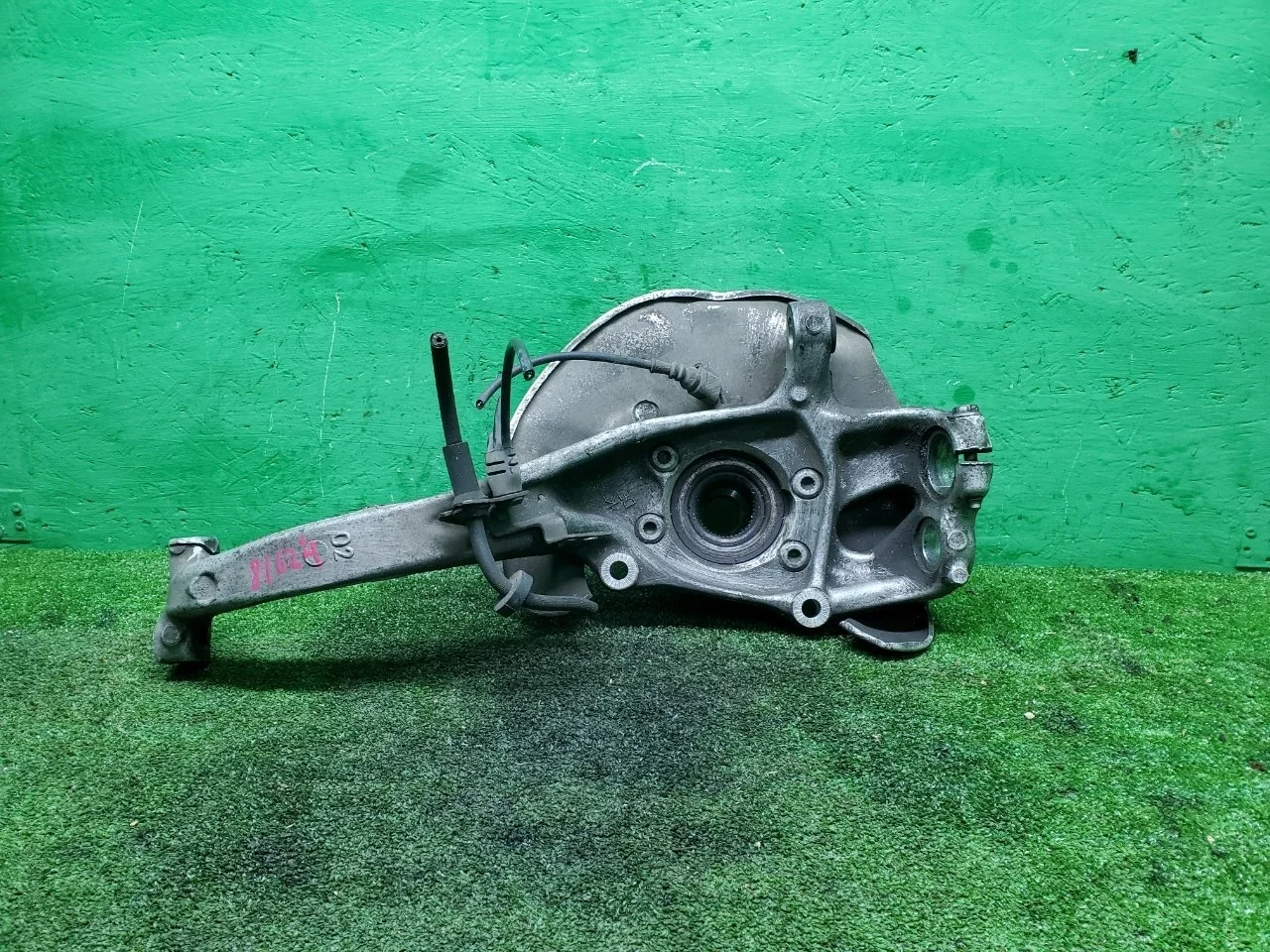 Кулак поворотный Audi A6 2011-2015 4G0407241D C7 CHV, передний левый