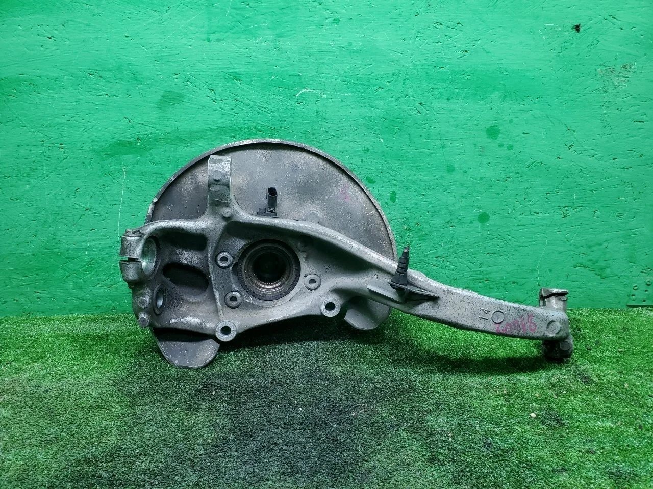 Кулак поворотный Audi A6 2011-2015 4G0407242D C7 CHV, передний правый