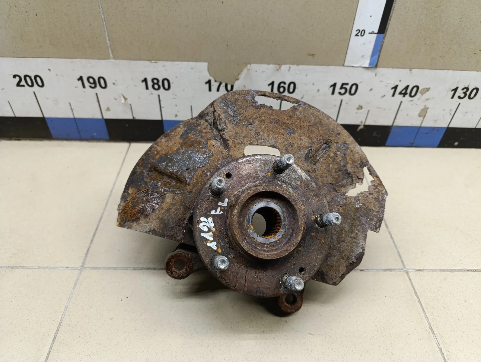 Кулак поворотный передний левый Sportage 2010-2015