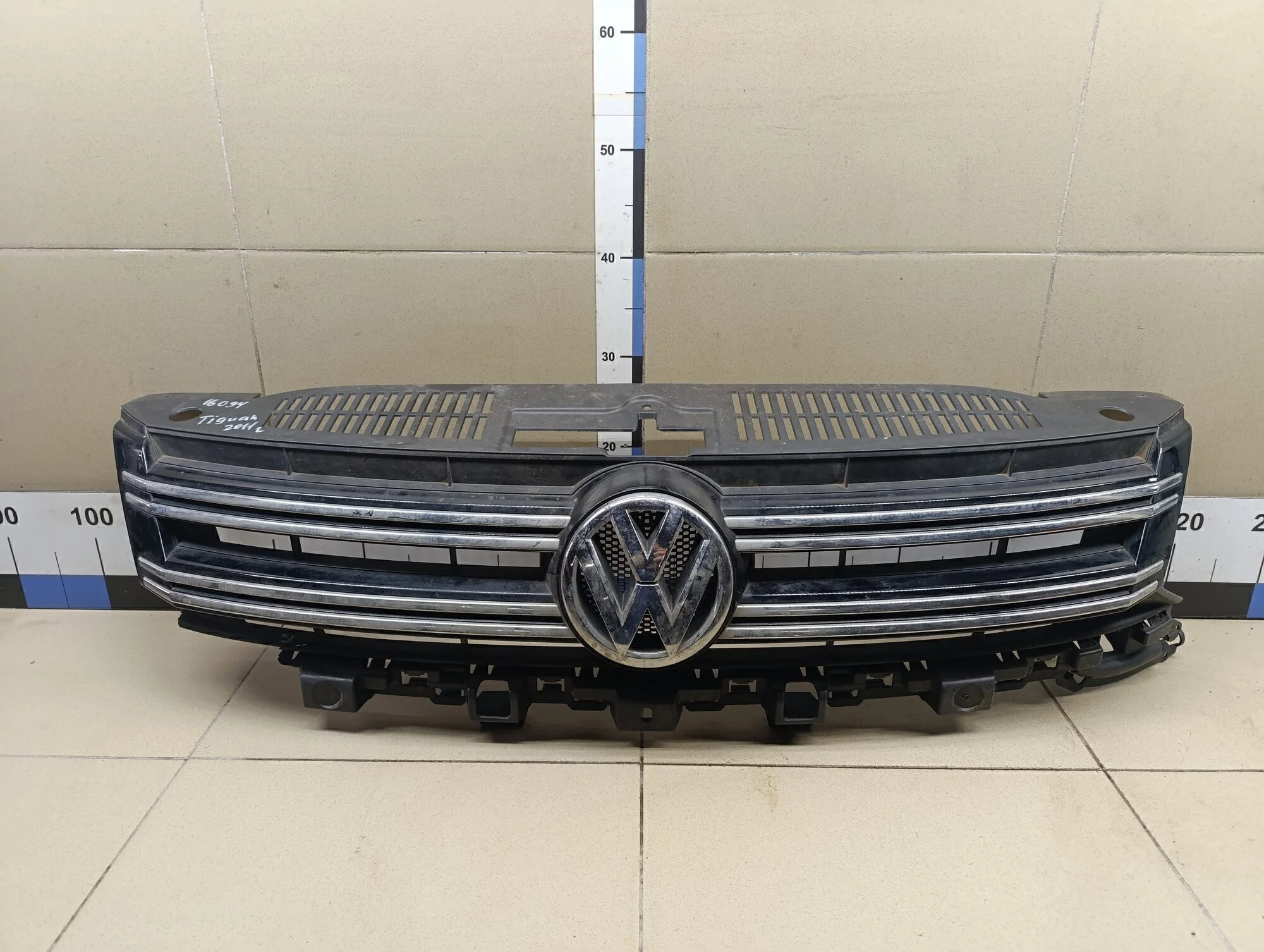 Решетка радиатора Tiguan 2011-2016