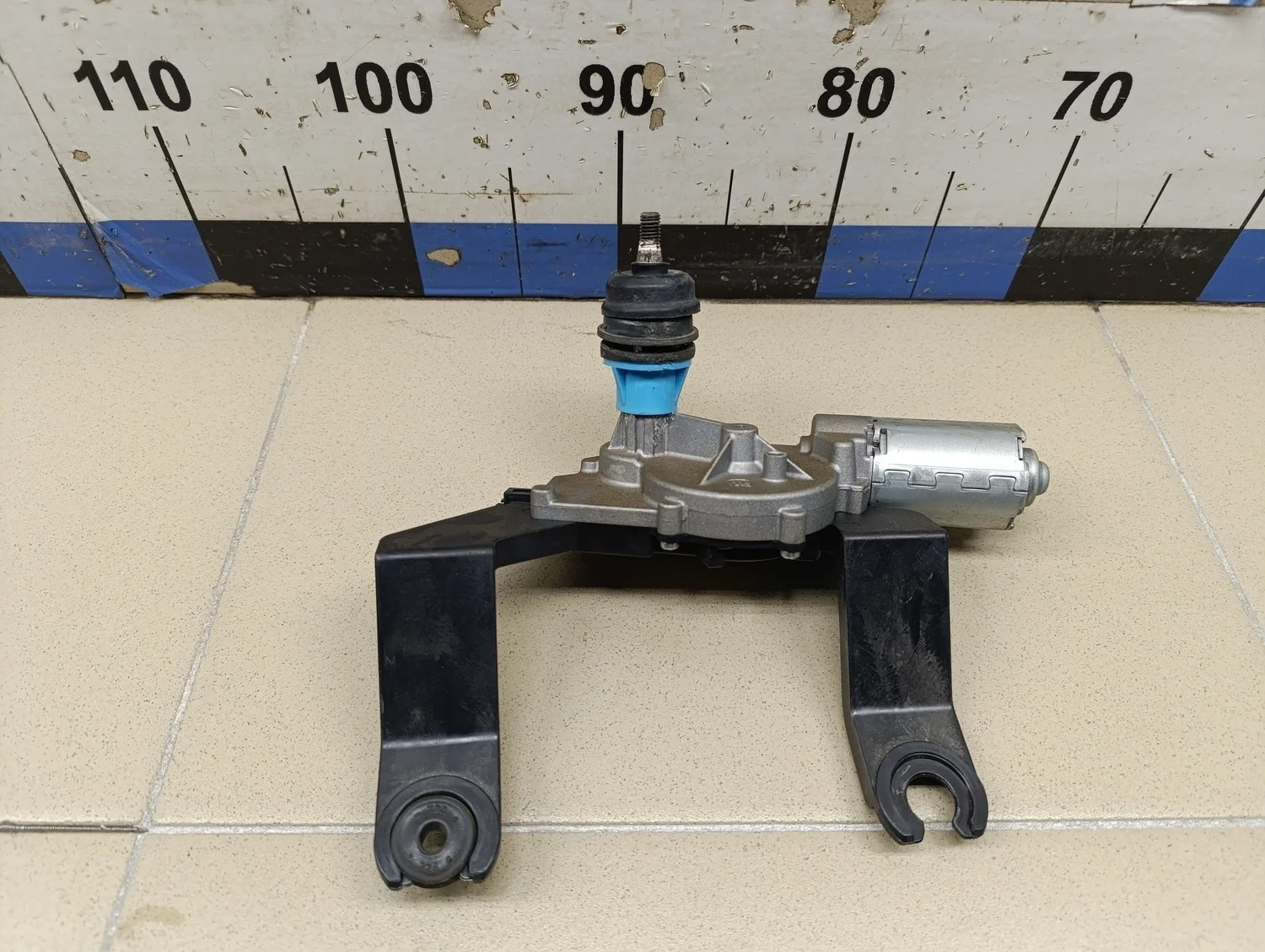 Моторчик стеклоочистителя задний Sportage 2010-2015