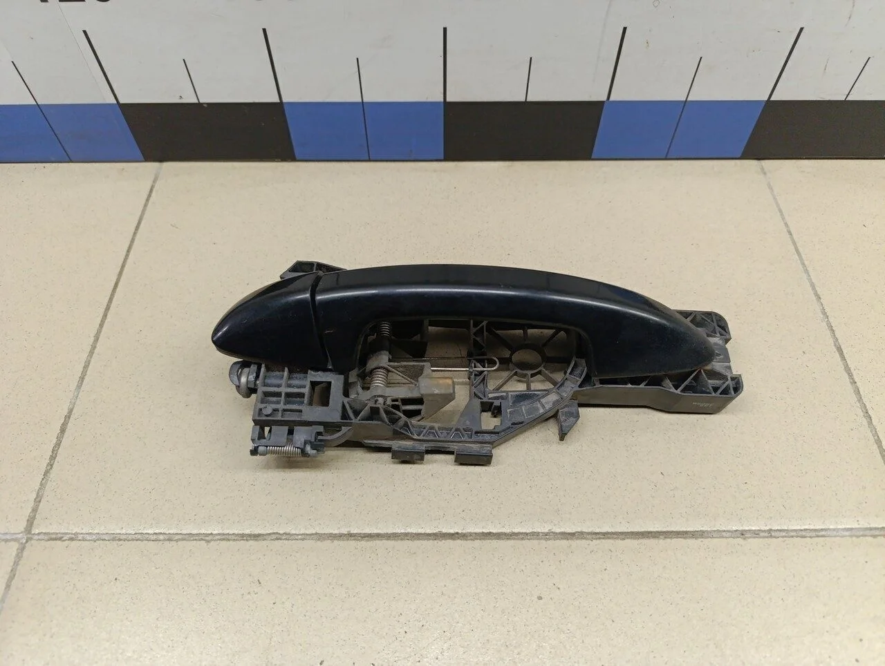 Ручка двери задней наружная левая Passat [B6] 2005-2010