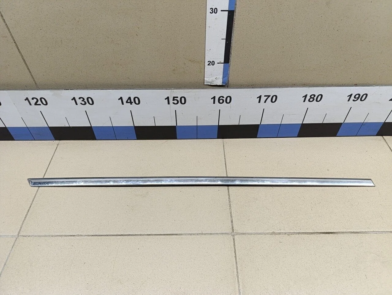 Молдинг задней правой двери Passat [B6] 2005-2010