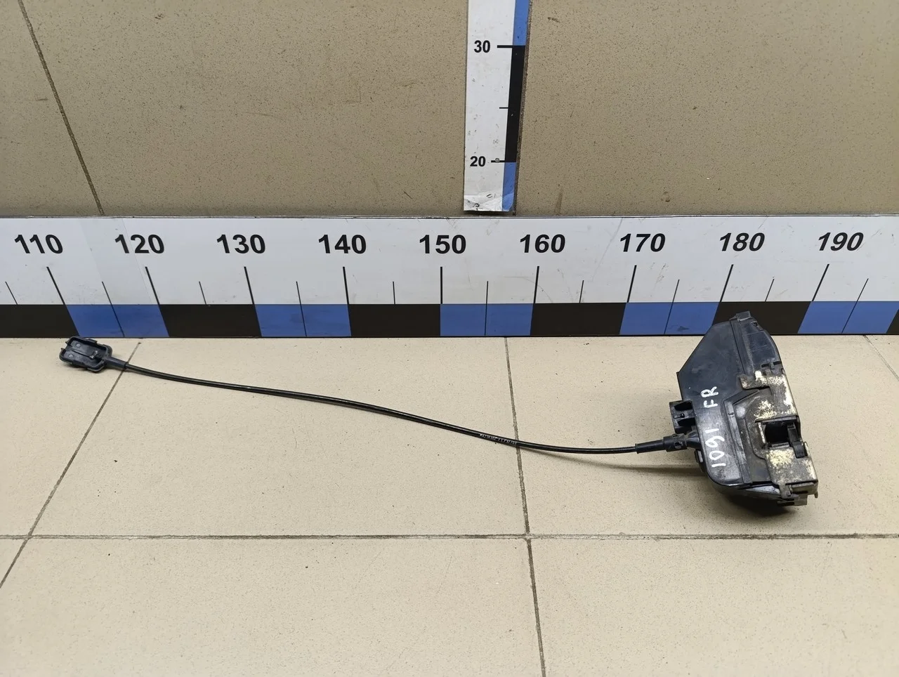 Замок двери передней правой Scenic 2003-2009