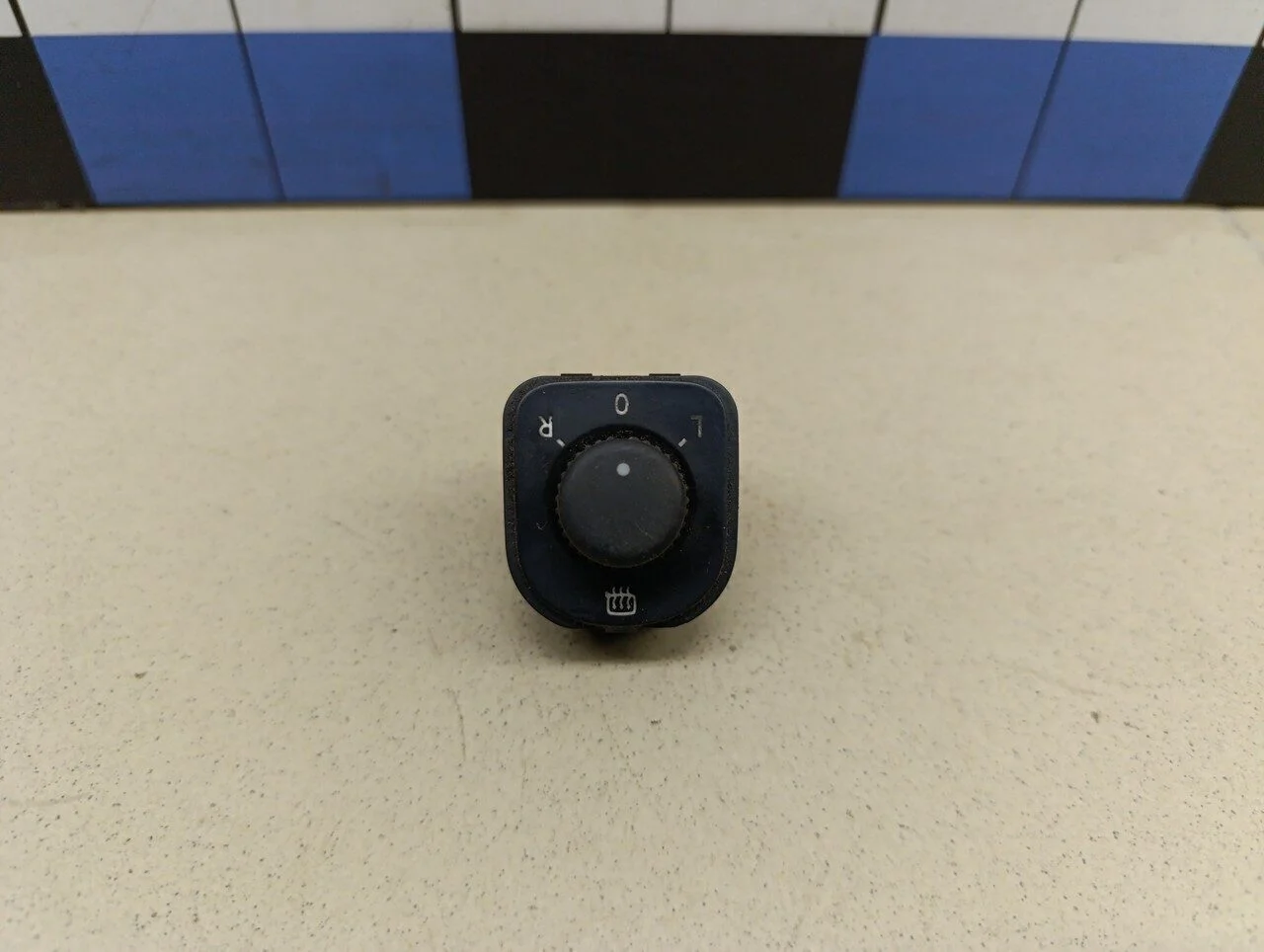 Переключатель регулировки зеркала Passat [B6] 2005-2010