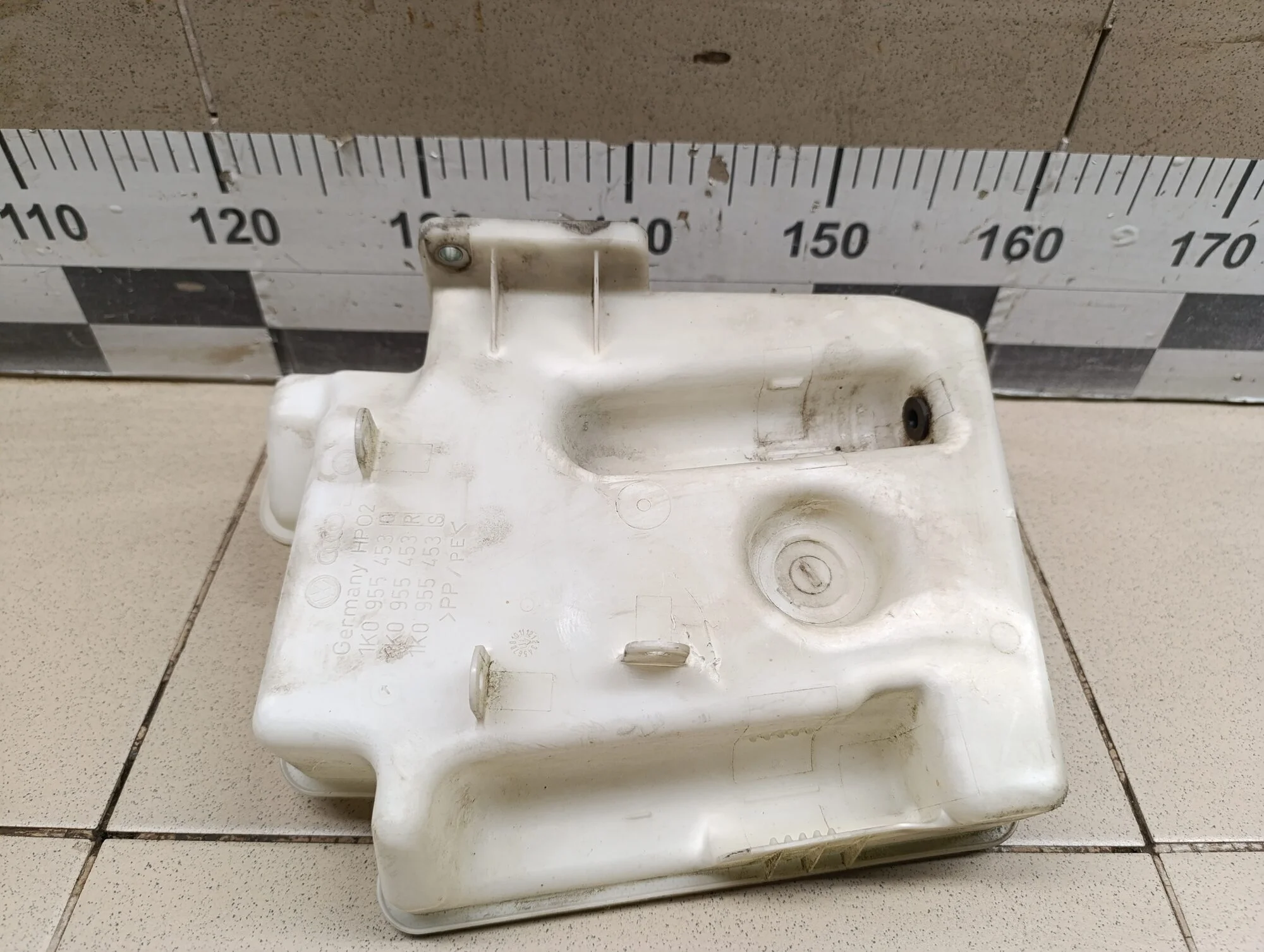 Бачок омывателя лобового стекла Touran 2003-2010