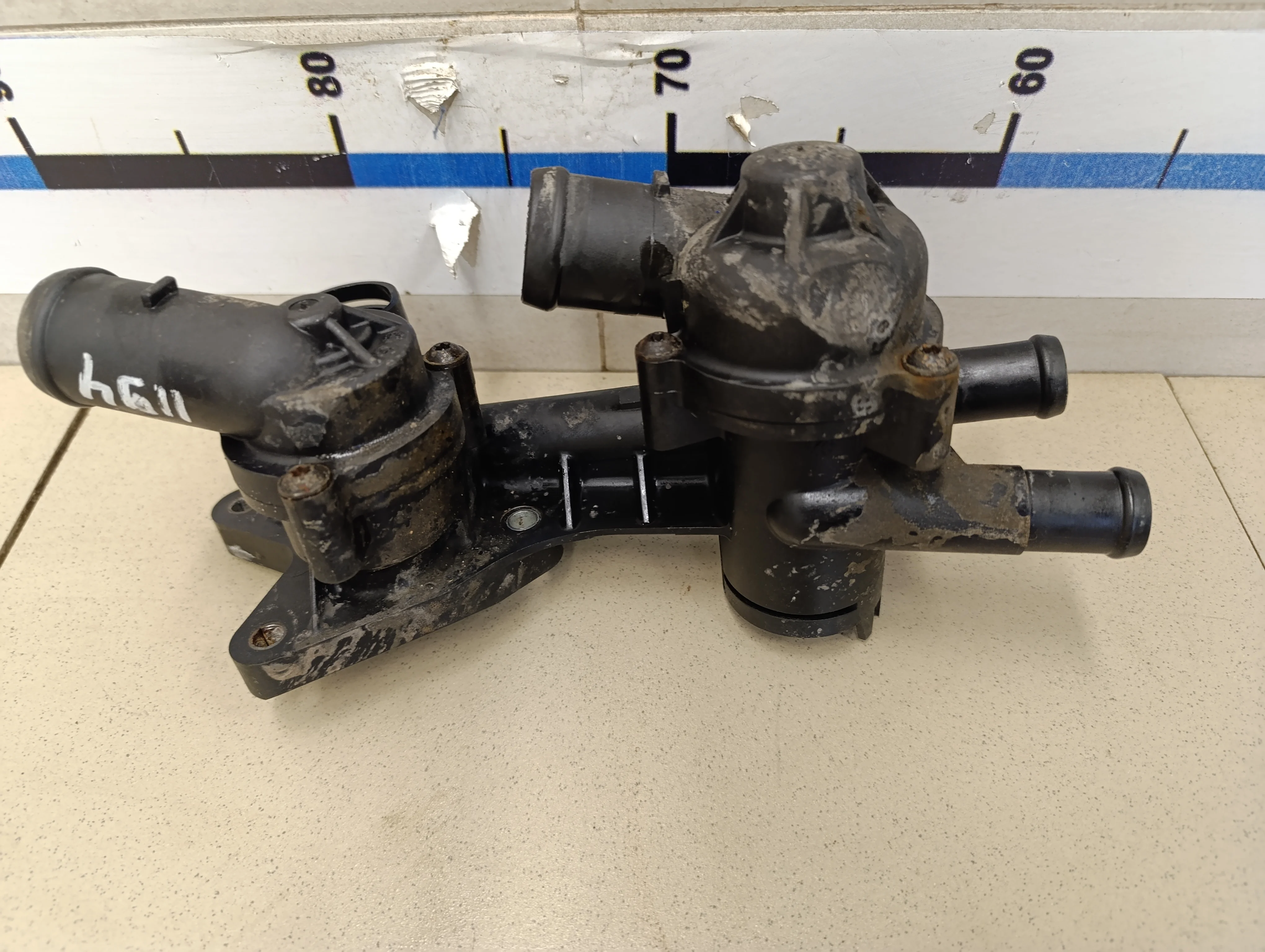 Корпус термостата Tiguan 2011-2016