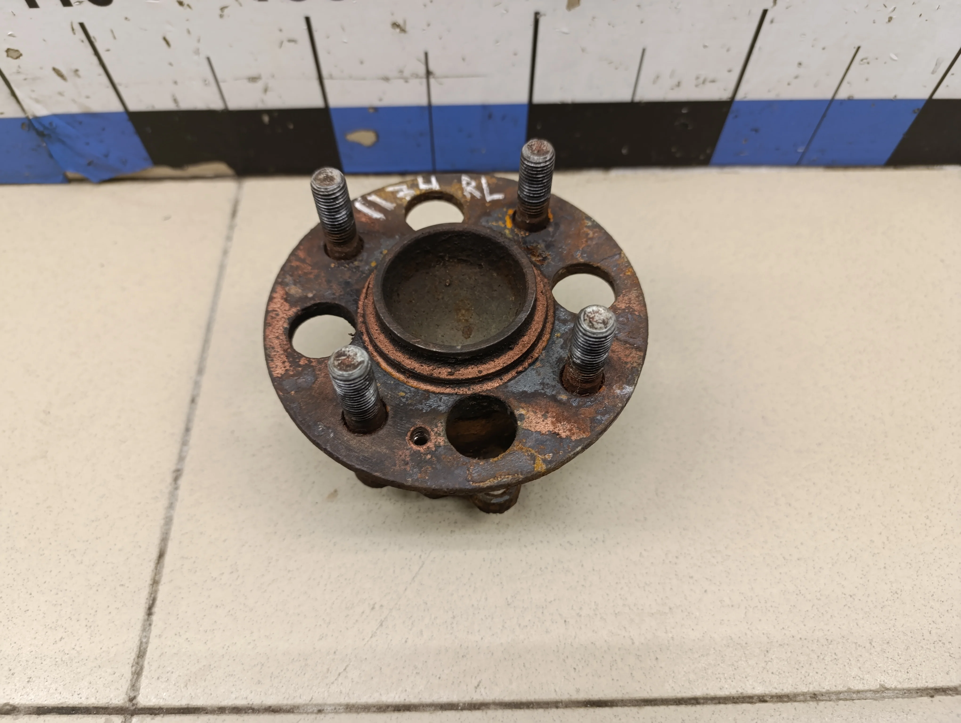 Ступица задняя Solaris 2010-2017