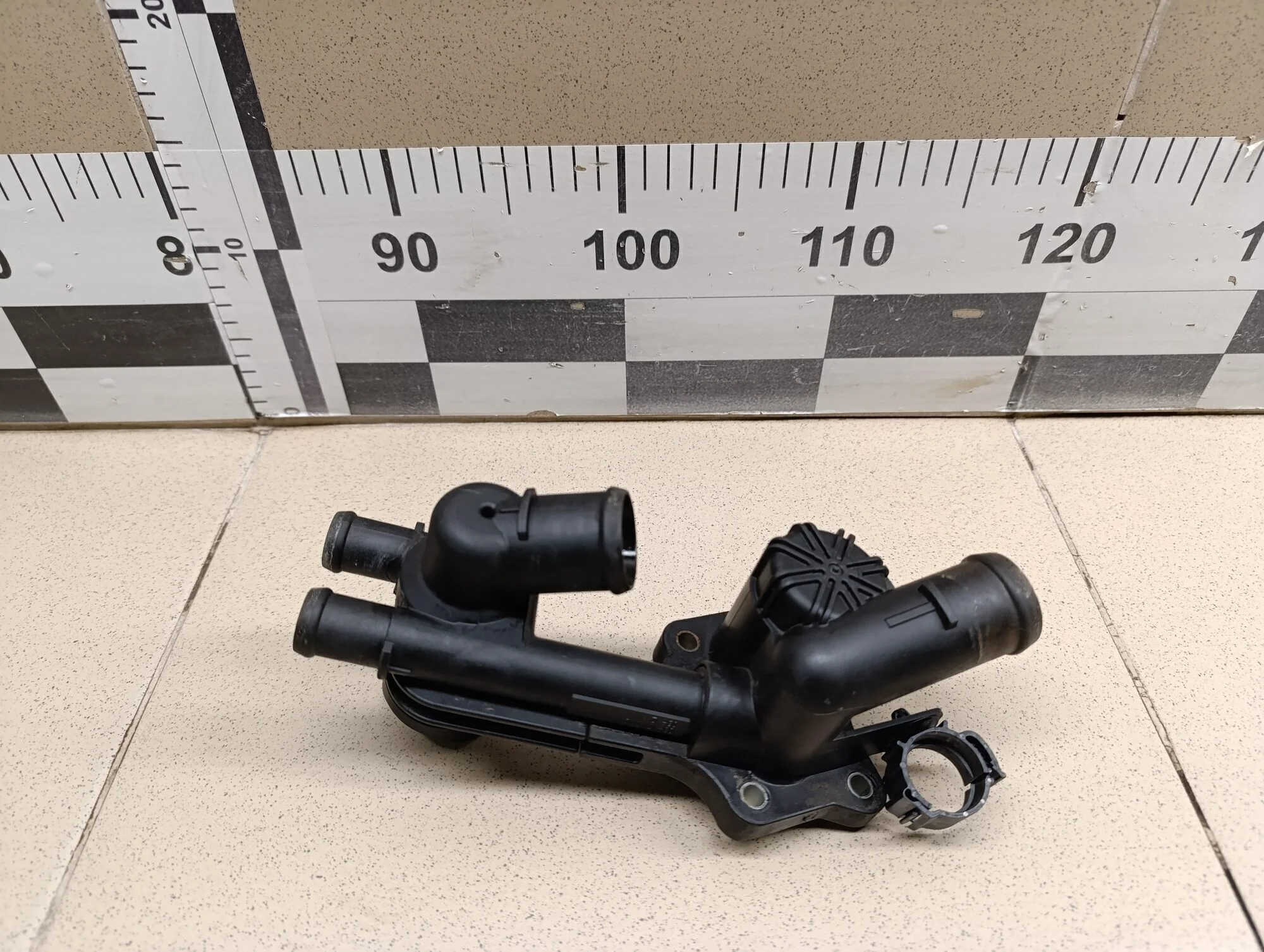 Корпус термостата Fabia 2007-2015