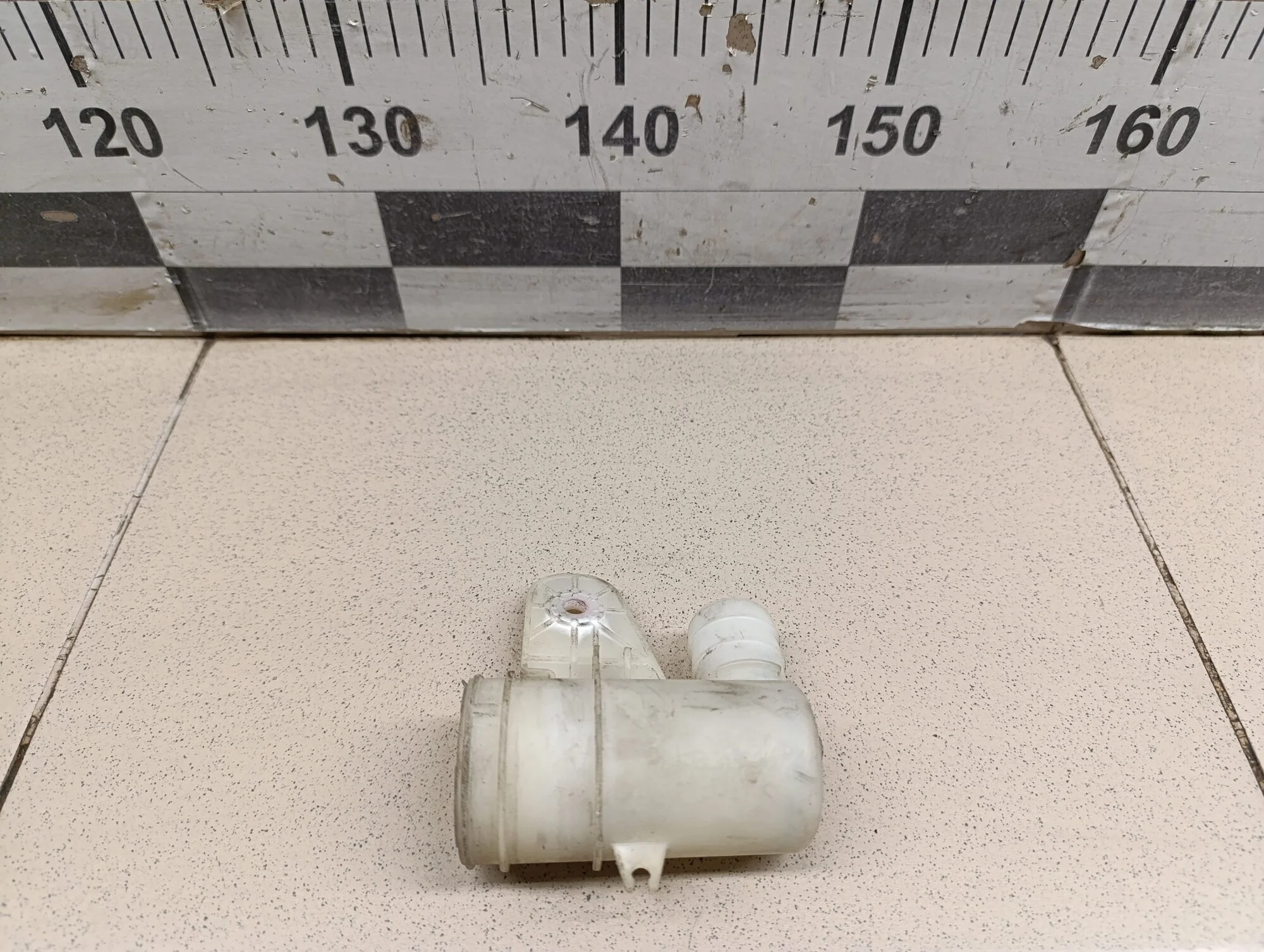 Горловина бачка омывателя Touran 2003-2010