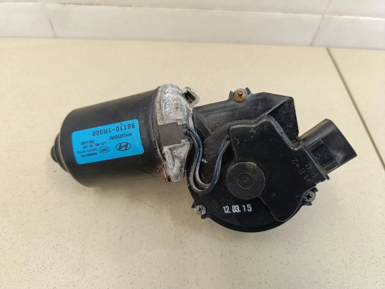 Моторчик стеклоочистителя передний Solaris 2010-2017