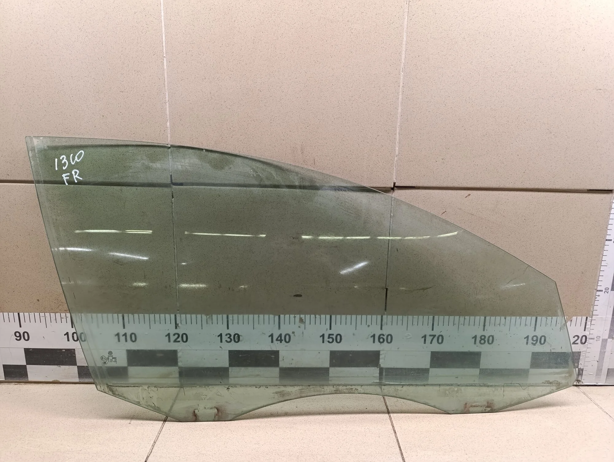 Стекло двери передней правой Passat [B6] 2005-2010