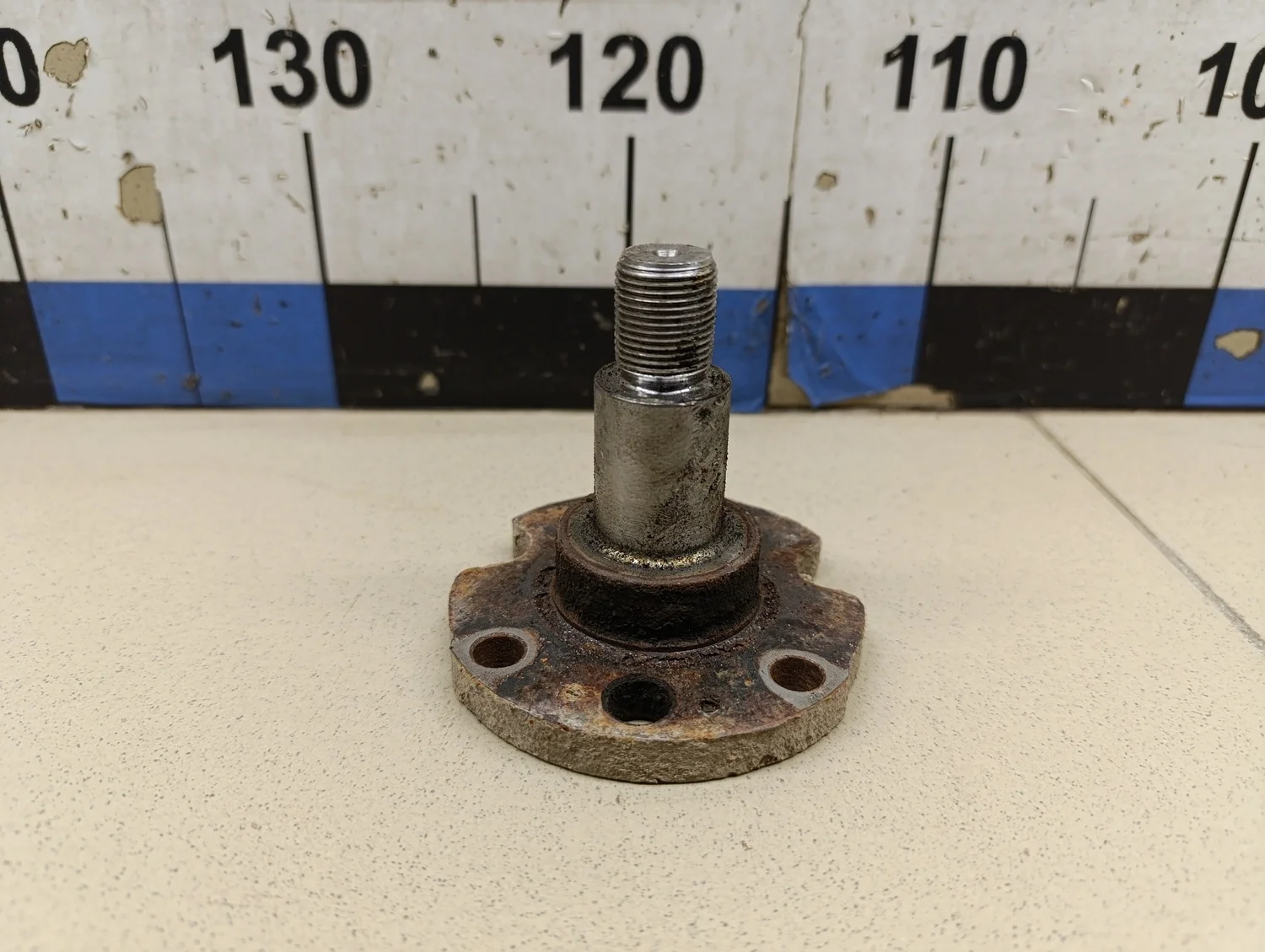 Цапфа (п.з.к.)  Polo (Sed RUS) 2011>