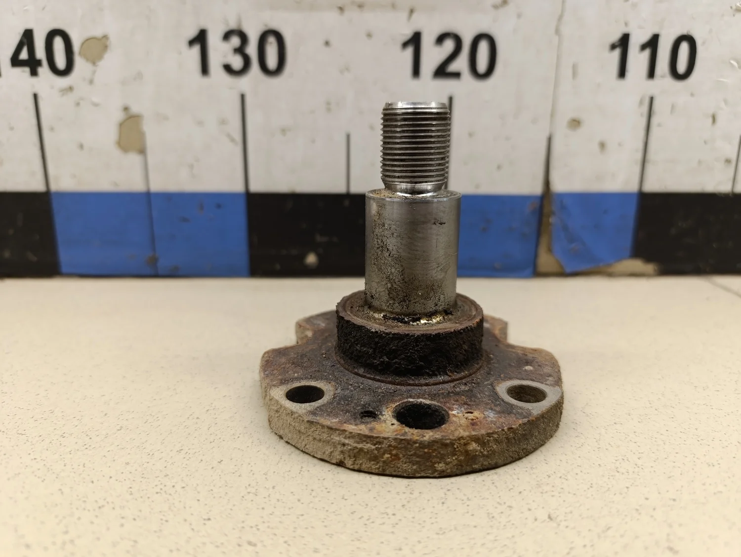 Цапфа (п.з.к.)  Polo (Sed RUS) 2011>