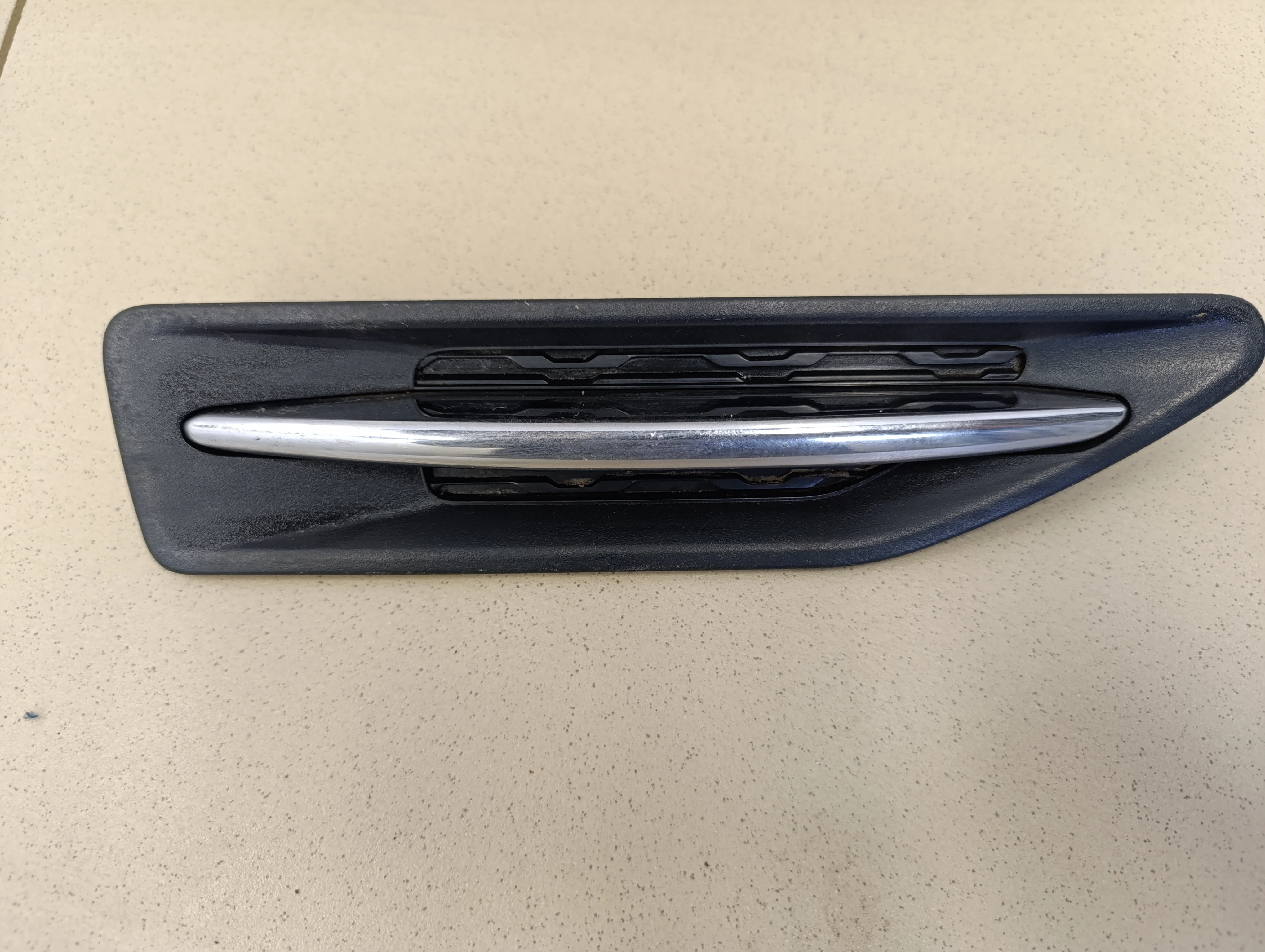 Молдинг переднего правого крыла RIO 2011-2017