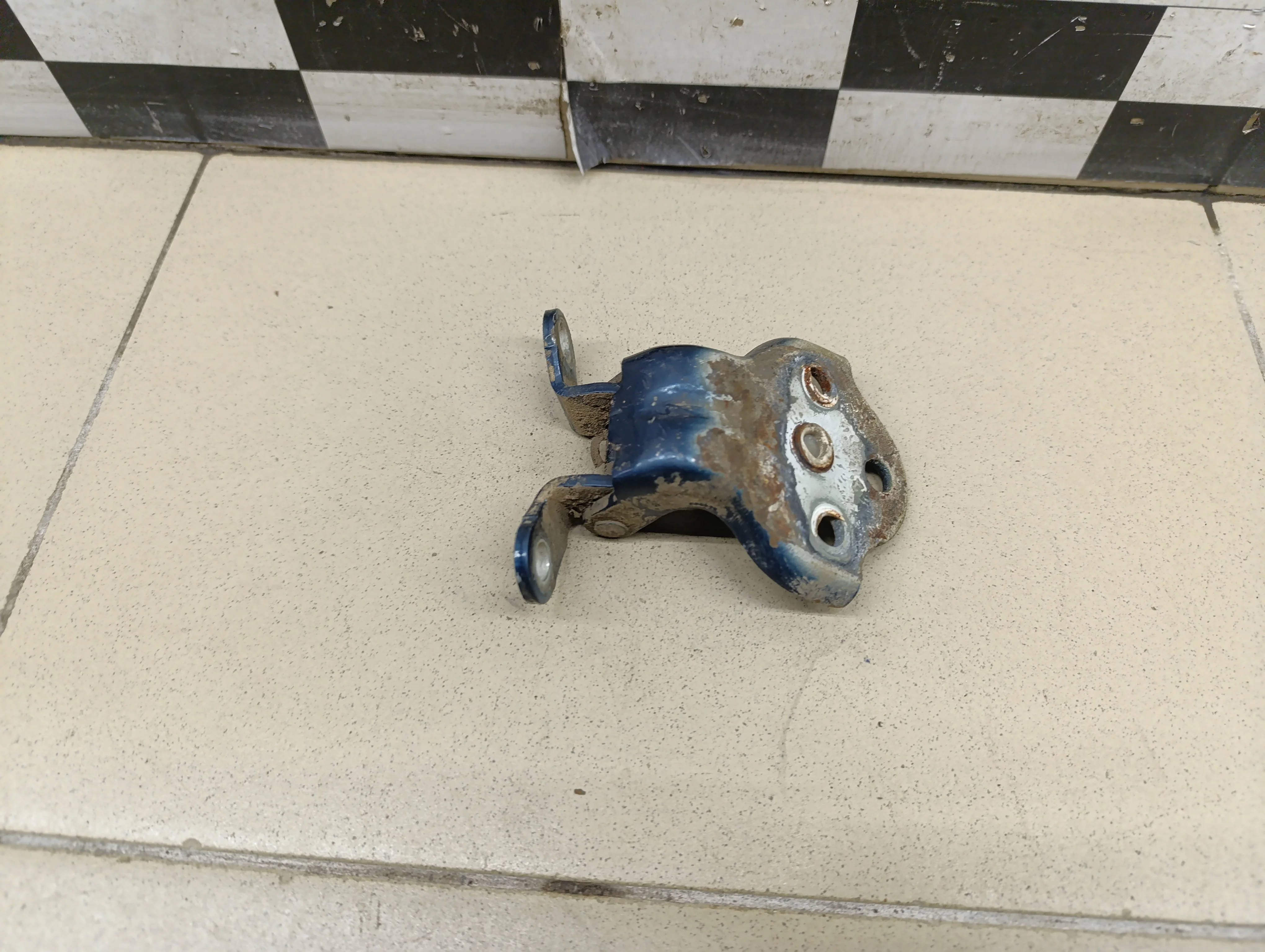 Петля двери передней правой нижняя Lacetti 2003-2013