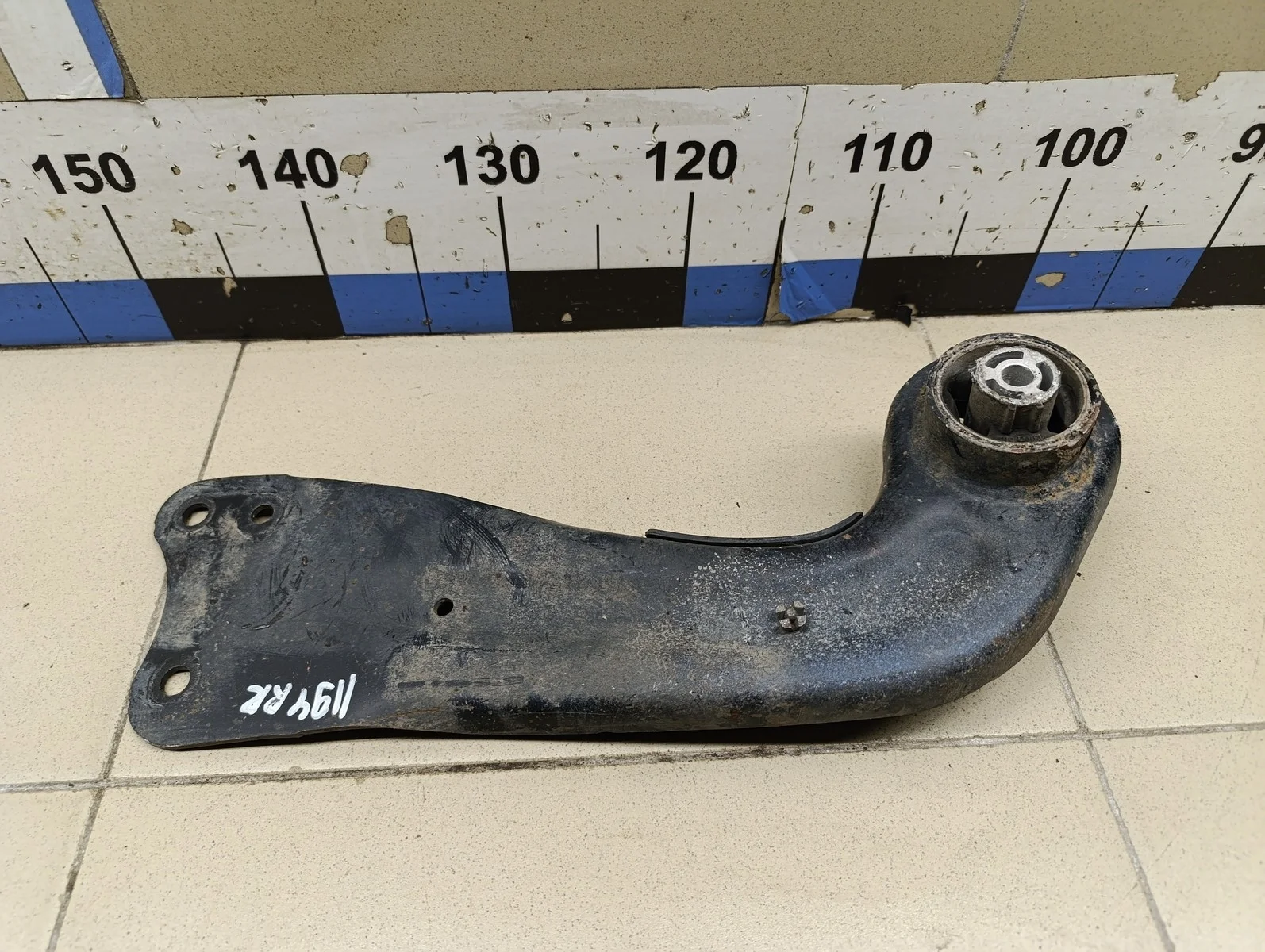 Рычаг задний продольный правый Tiguan 2007-2011