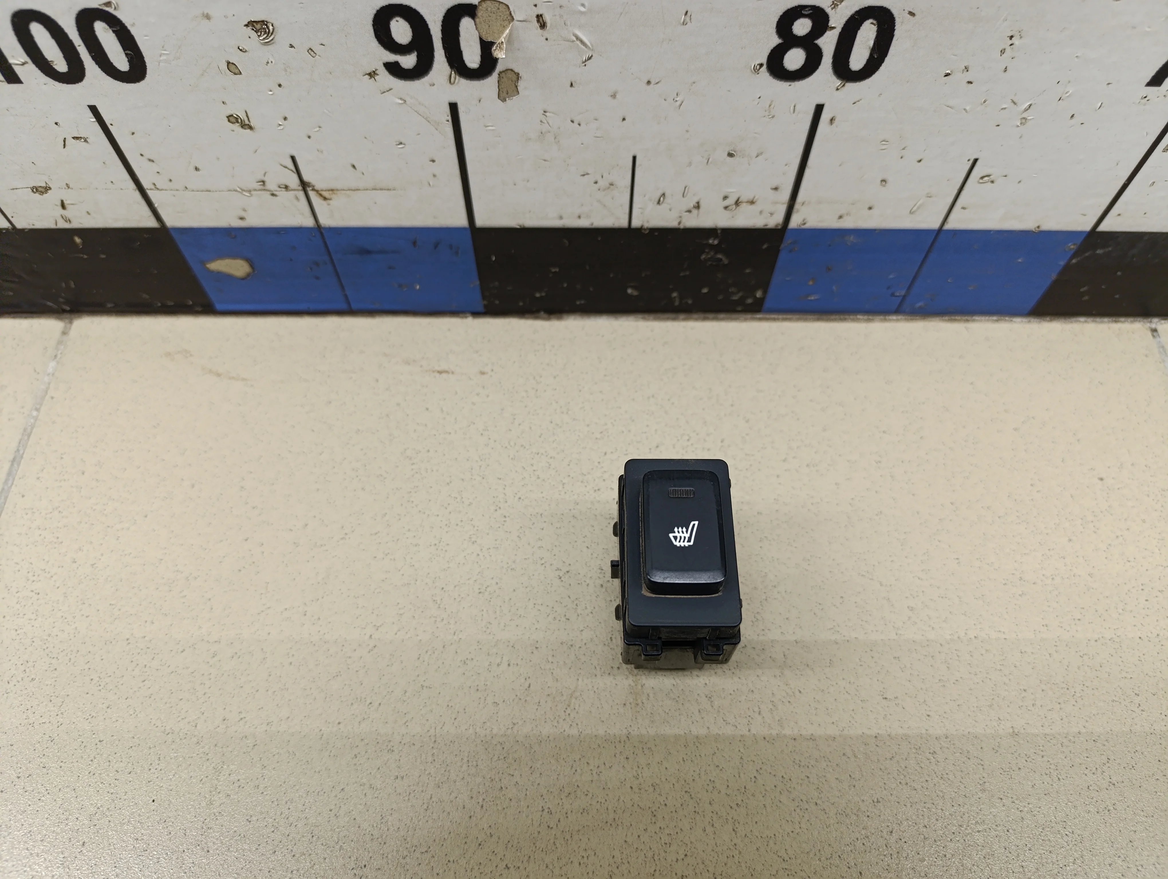 Кнопка обогрева сидений Sportage 2010-2015