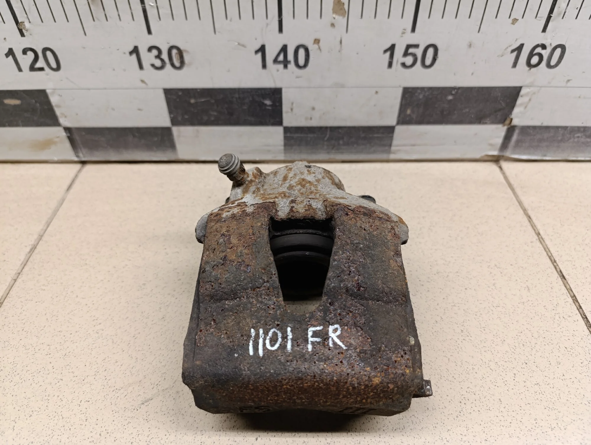 Суппорт передний правый A3 (8L1) 1996-2003