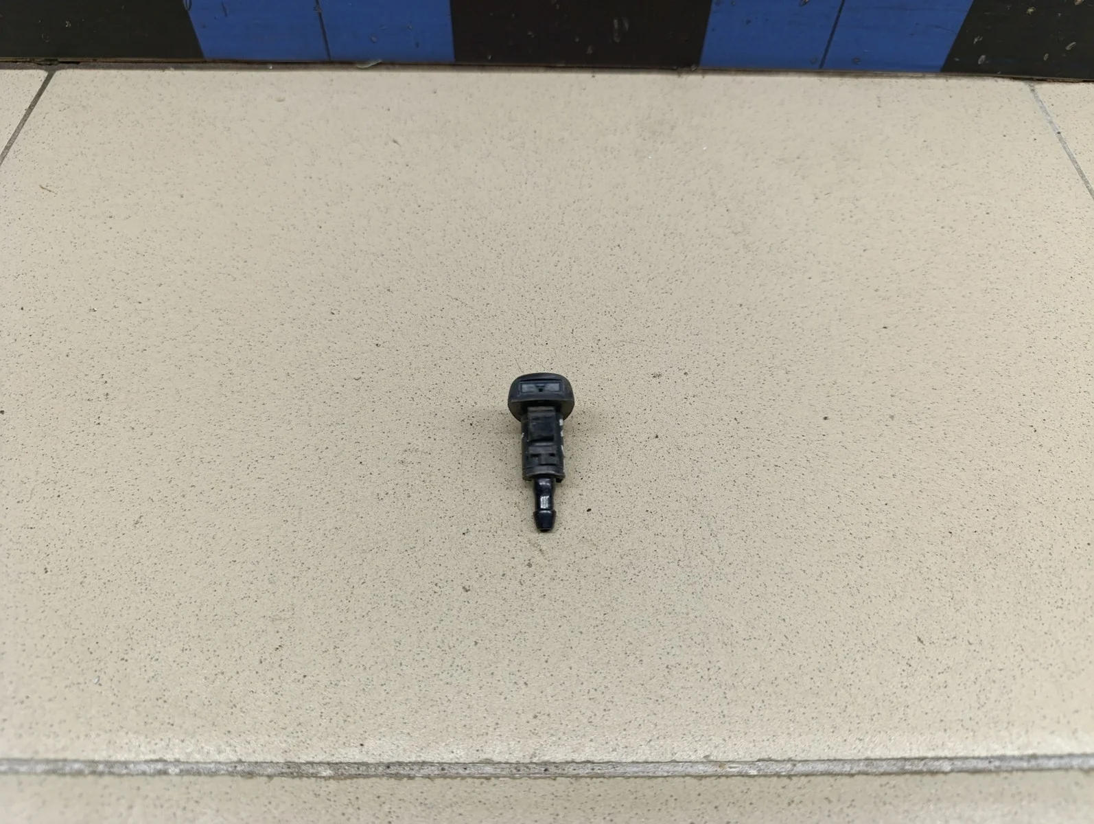 Форсунка омывателя лобового стекла Sportage 2010-2015