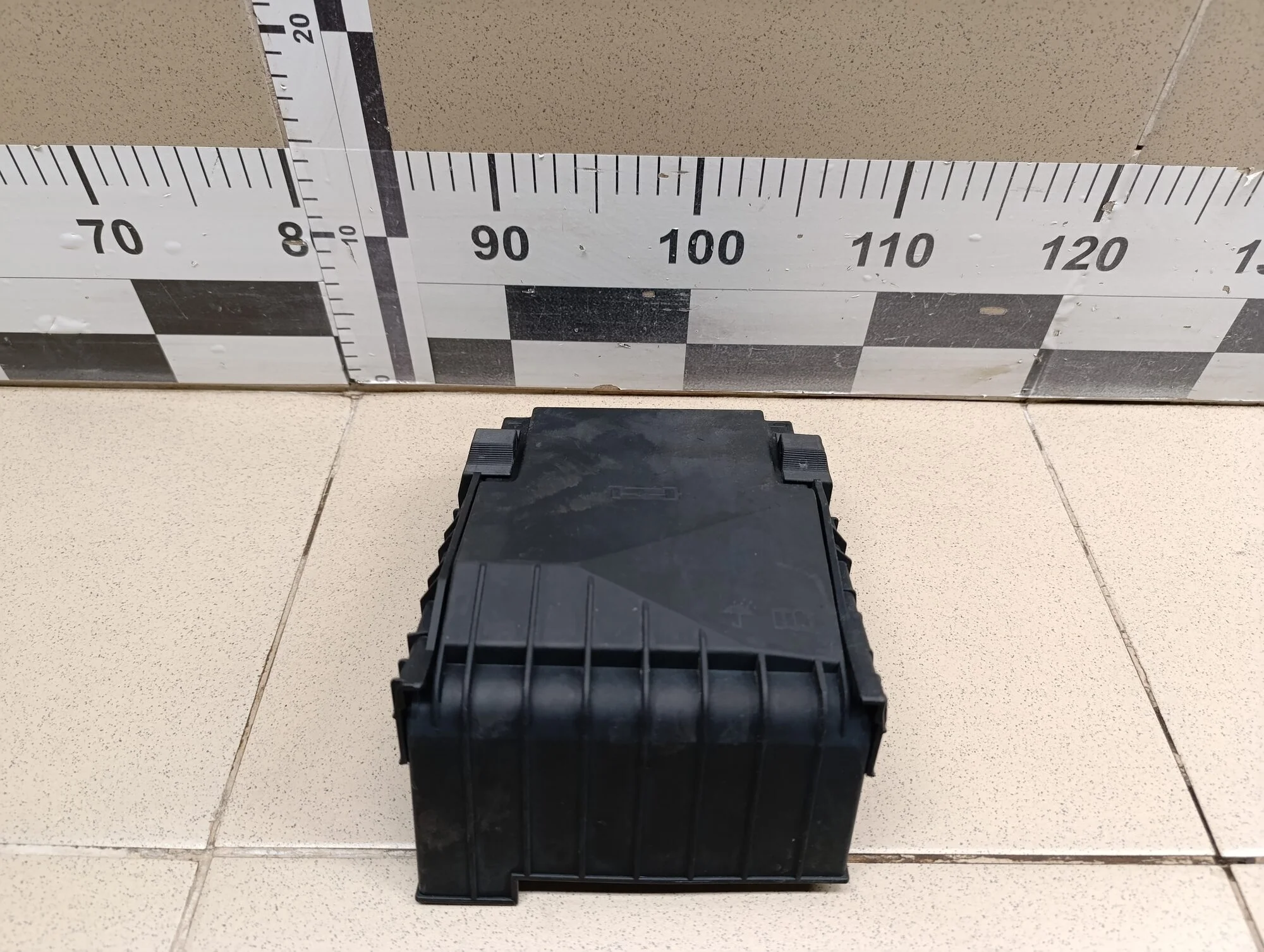 Крышка блока предохранителей Passat [B6] 2005-2010