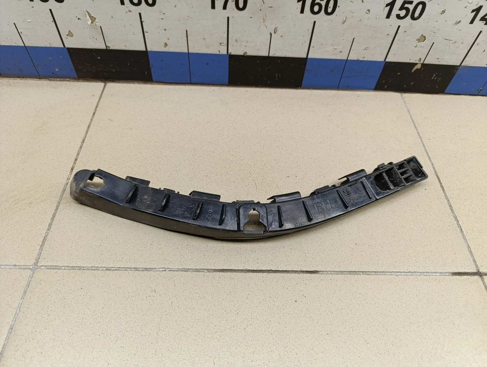 Направляющая заднего бампера правая Sportage 2010-2015