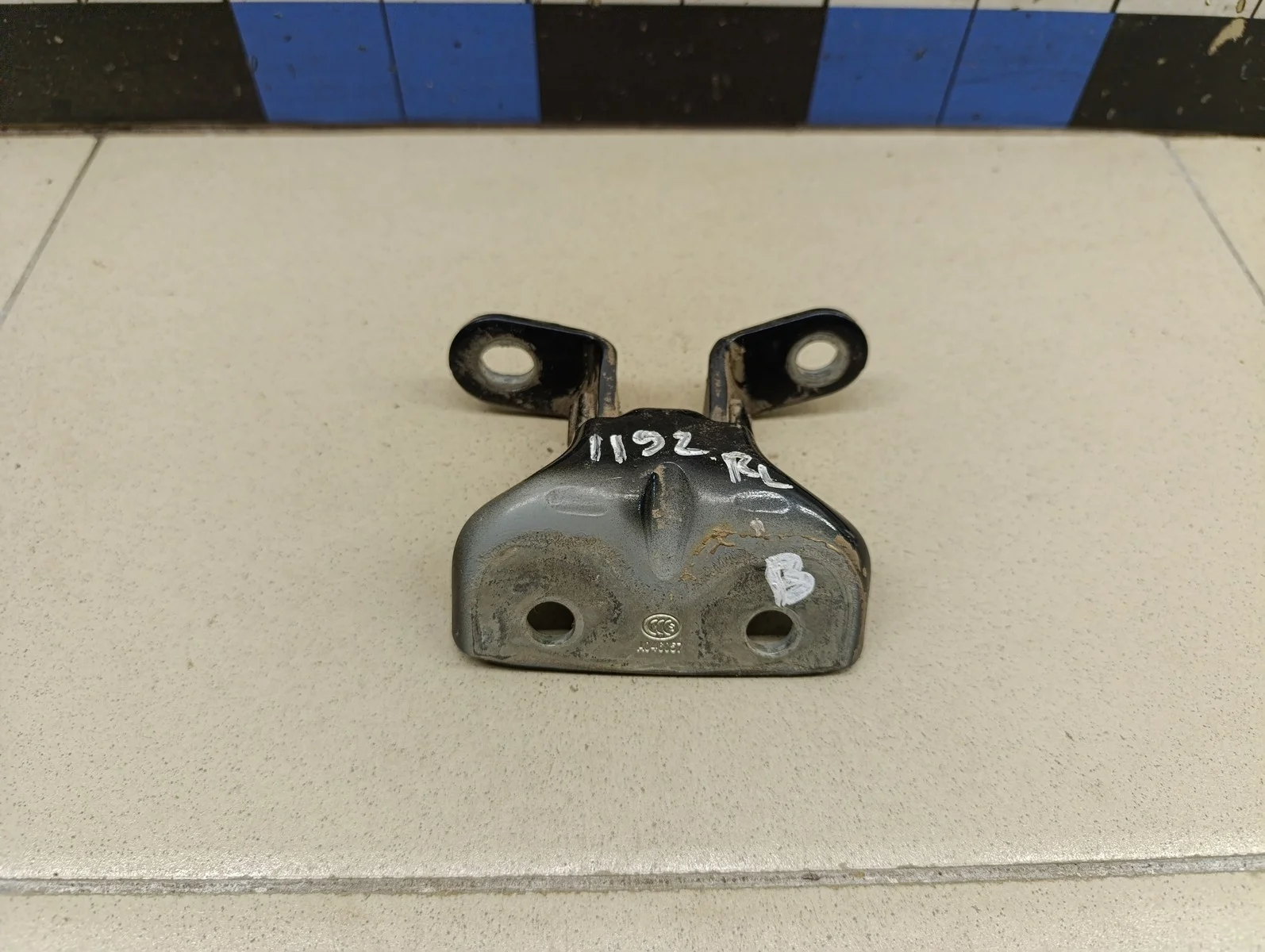 Петля двери задней левой верхняя Sportage 2010-2015