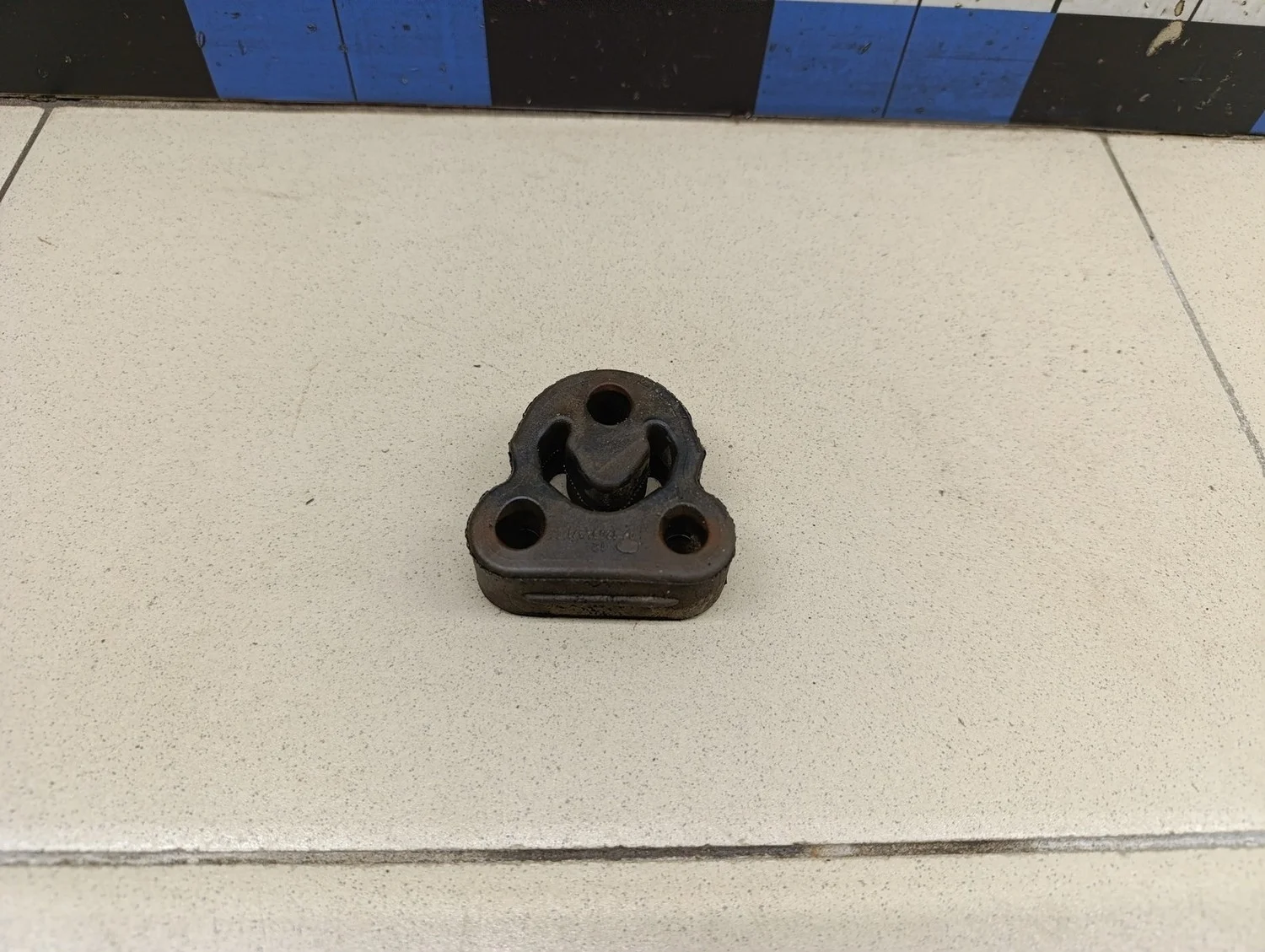 Резинка подвеса глушителя Qashqai (J10) 2006-2014