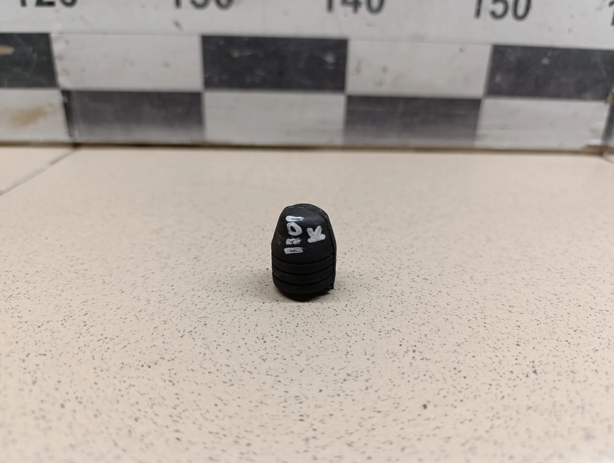 Отбойник капота Fabia 2007-2015