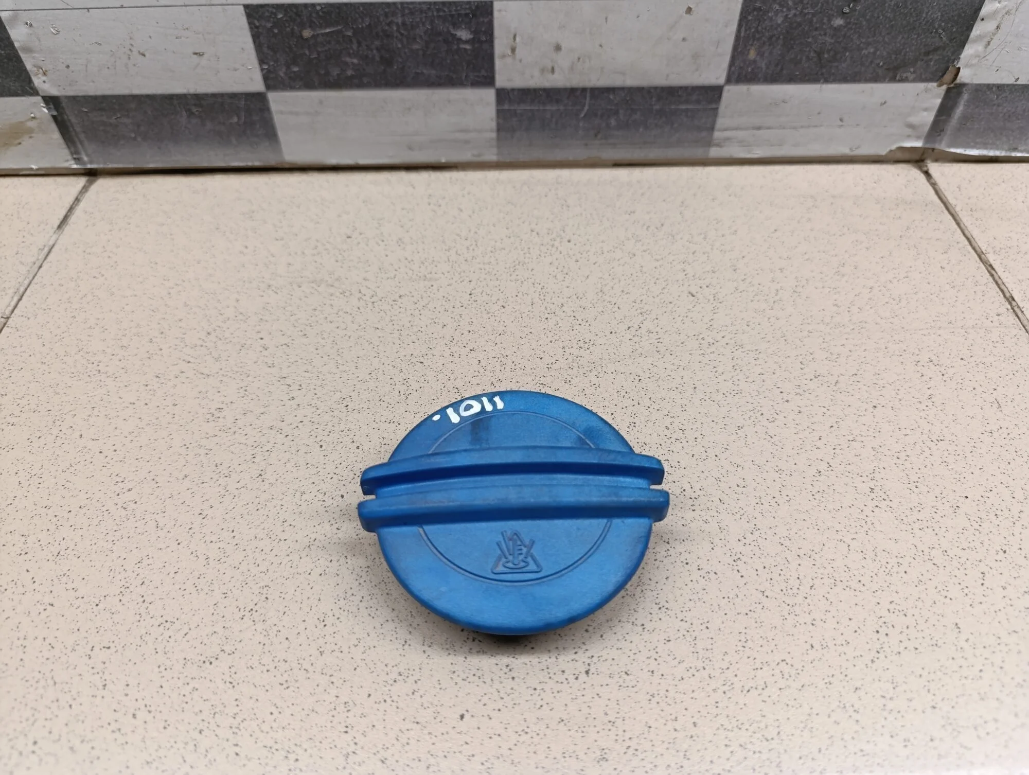 Крышка расширительного бачка A3 (8L1) 1996-2003