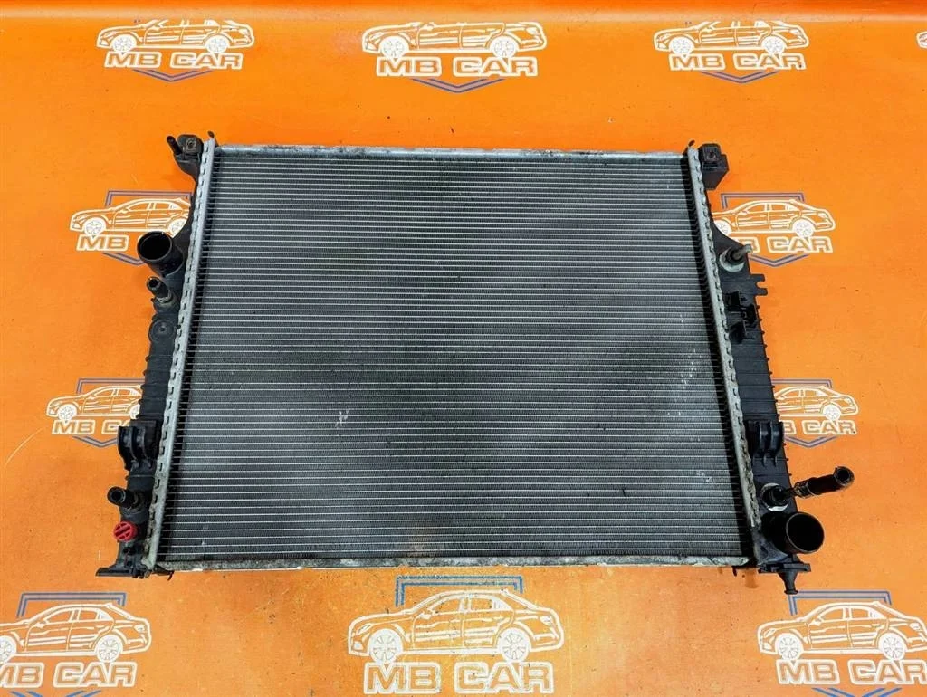 Радиатор Mercedes-Benz