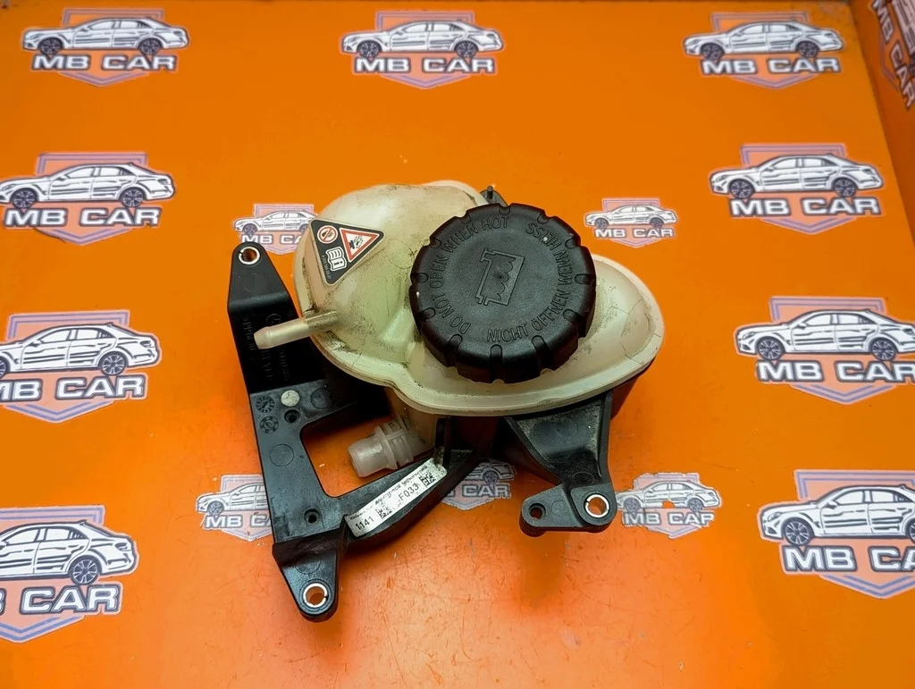 Бачок расширительный Mercedes-Benz