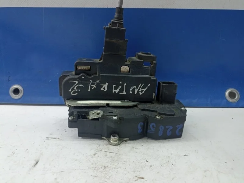 Замок двери Opel Antara 2011 96872813 2.4 A24XF, задний левый