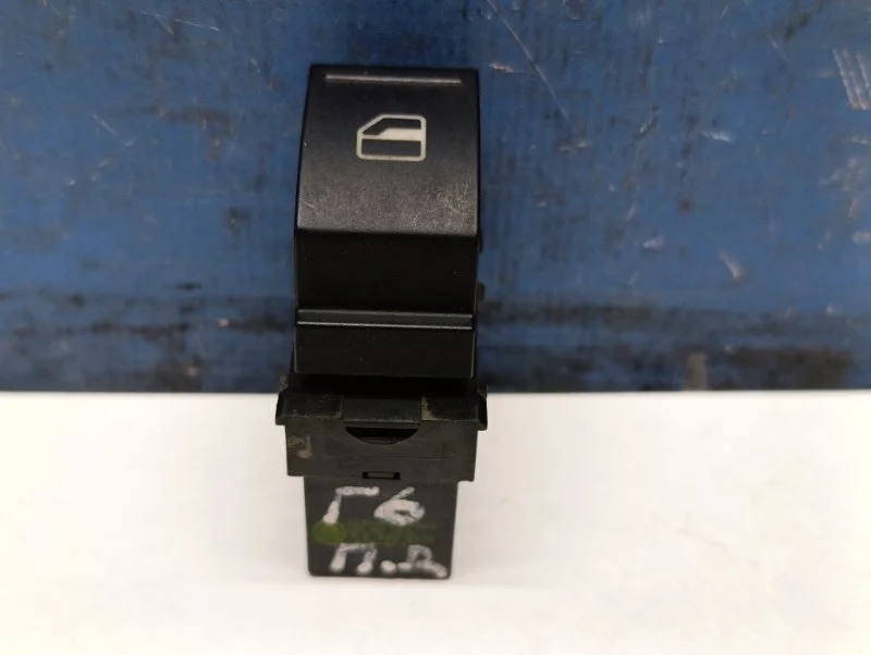 Кнопка стеклоподъемника Volkswagen Golf 6 2012 7L6959855B, передняя правая