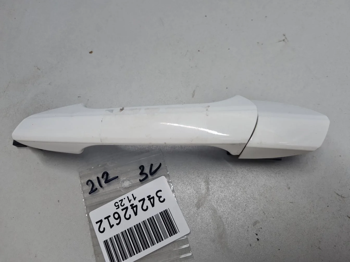 Ручка двери нaружная левая для Mercedes E-klasse W212 2009-2016