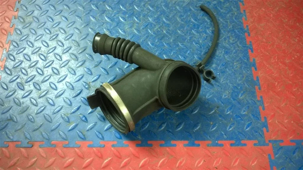 патрубок воздушного фильтра BMW X5 E53  M54B30 231 лс 3.0i