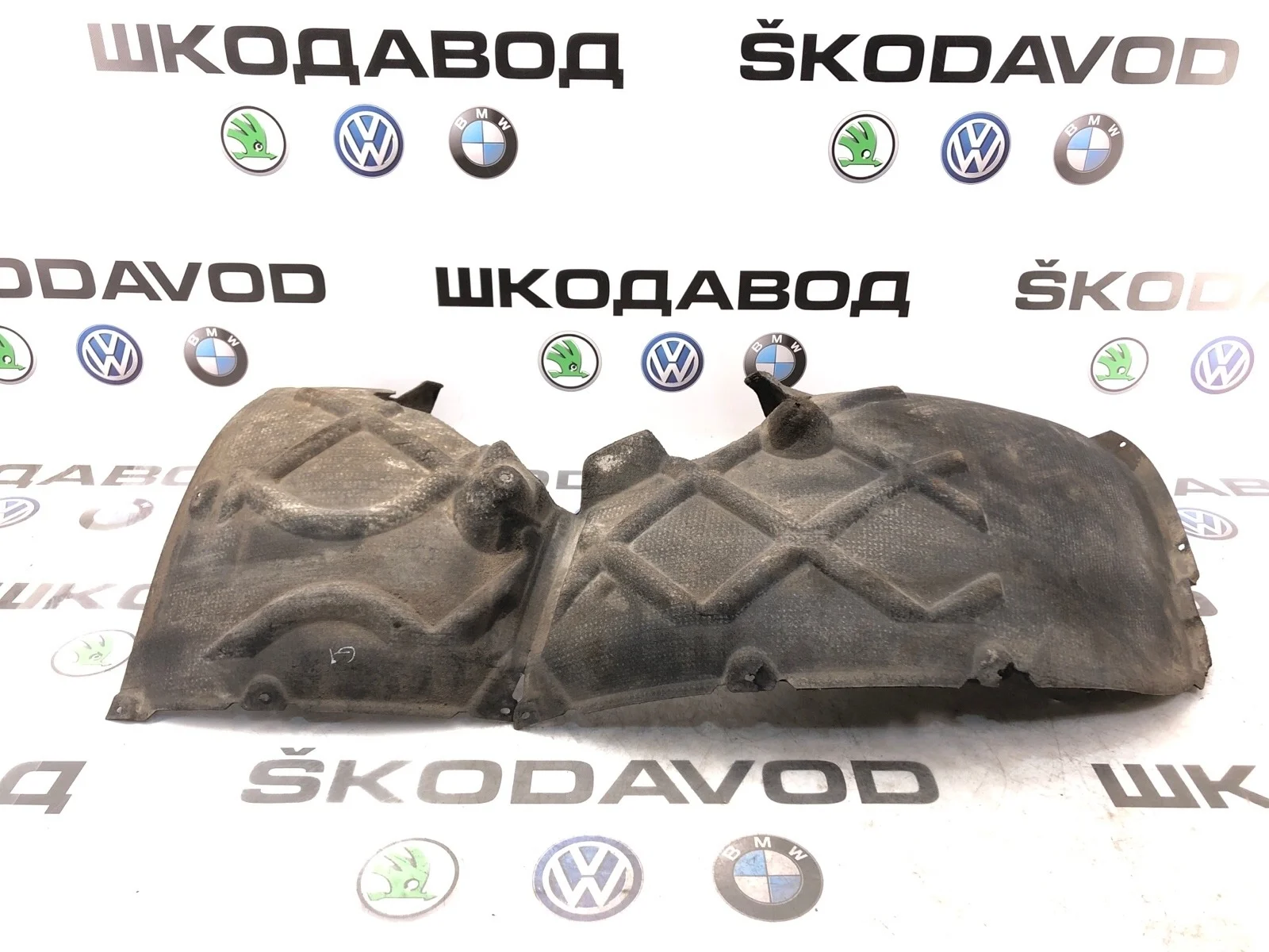 Подкрылок Volkswagen Touareg 2014 7P6805977A 2 NF 3.0 CJMA, передний левый